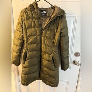 The North Face Women’s Medium Long Down Puffer Coat Olive Green Hooded Full Zip